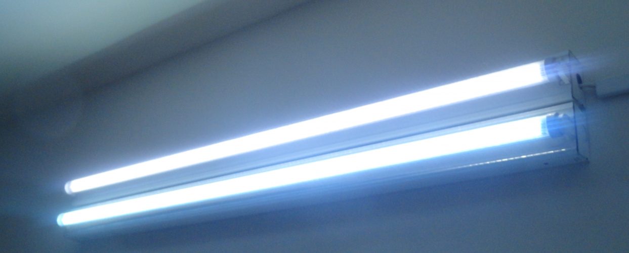 BT10 CW696 LED Light